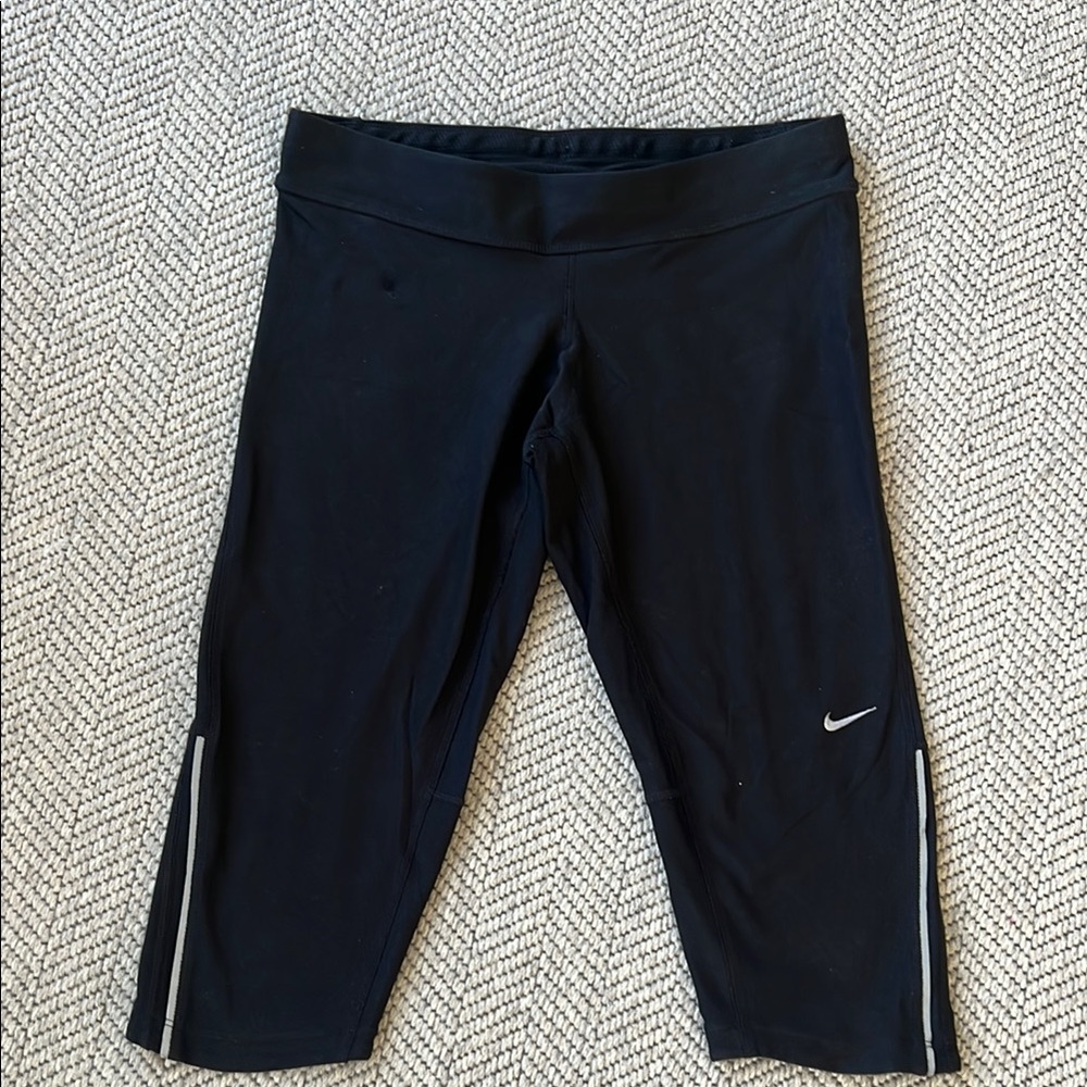 Nike Black Cropped Leggings